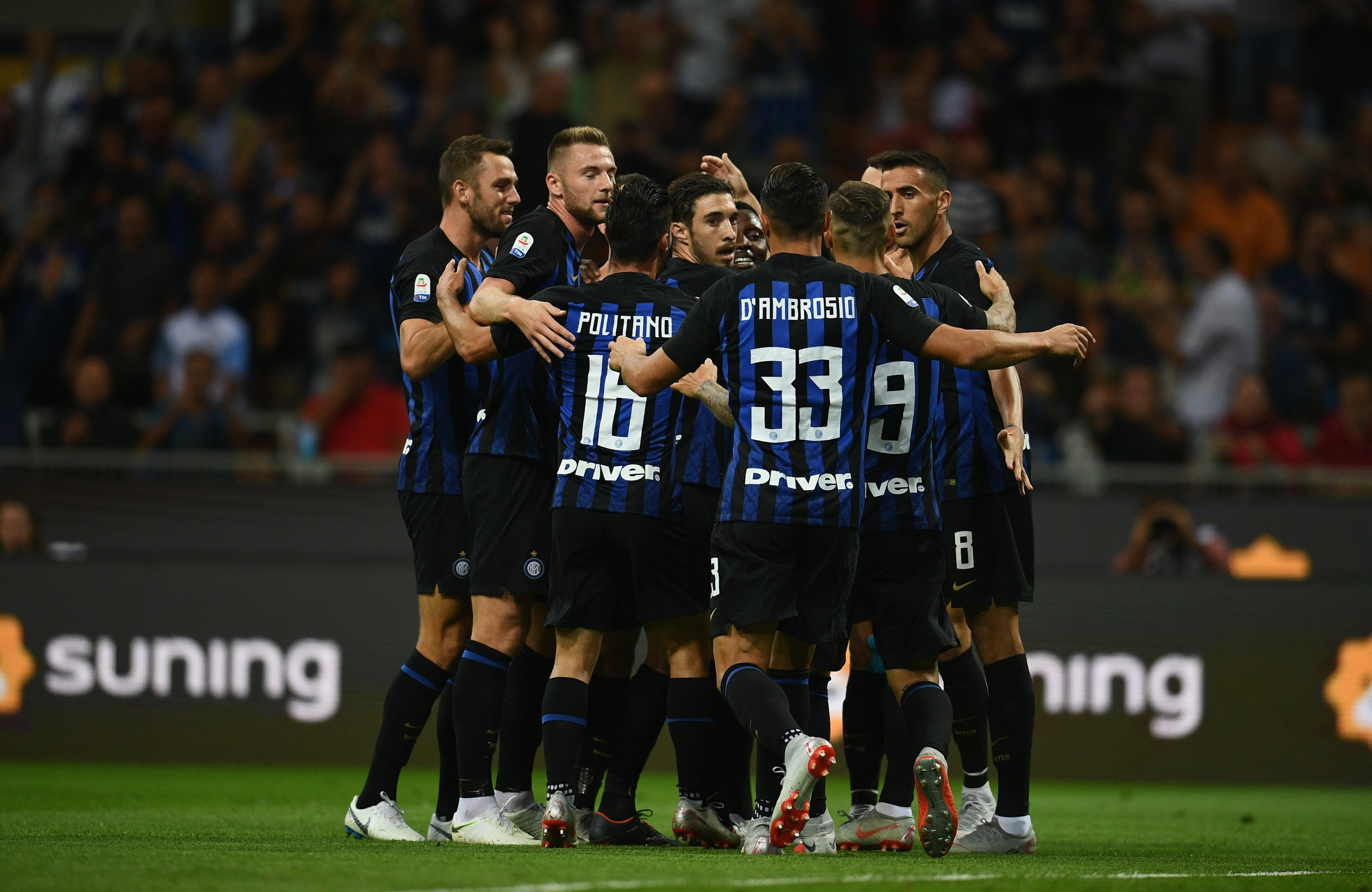 欧文突破防守送出制胜助攻