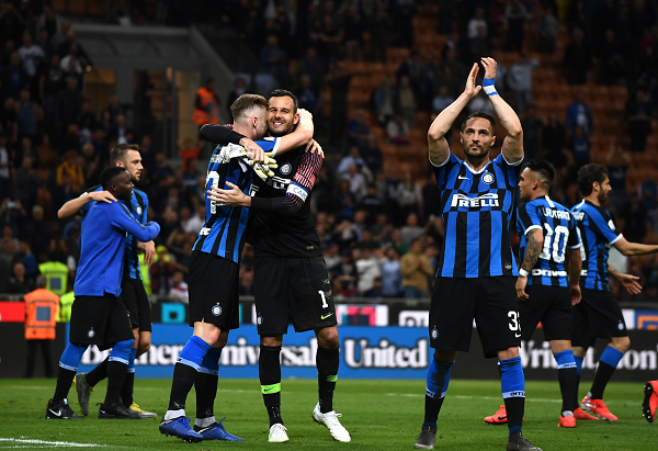 记者：德温特想踢欧冠，他依然优先考虑加盟国米（记者：德温特渴望征战欧冠，加盟国米仍是首选）