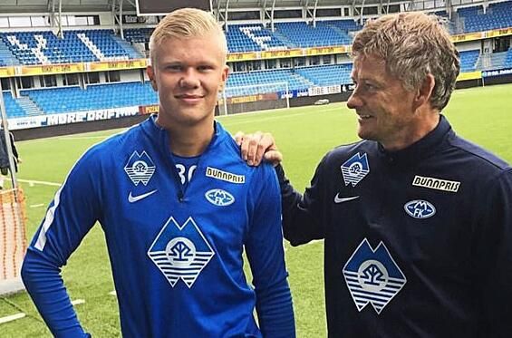 重庆铜梁龙冲超成功，重庆足球时隔4个赛季重返中超联赛