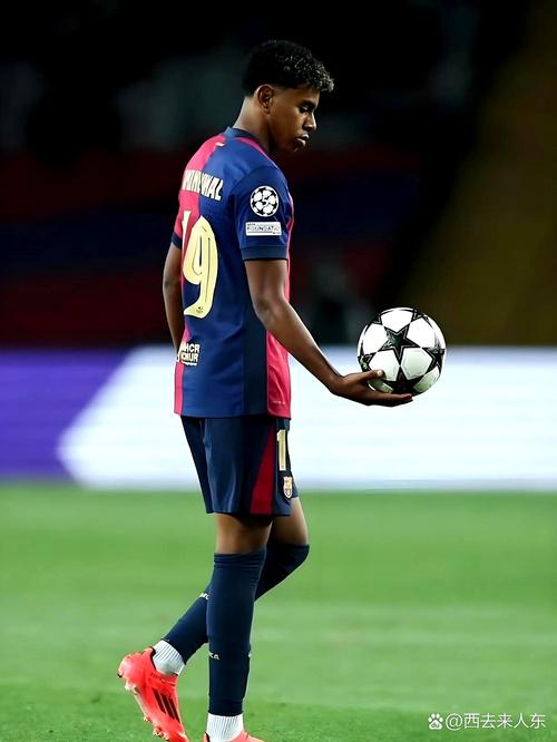 埃迪-豪：曼联整体表现有很大的提升；我们在努力改进防守（埃迪-豪：曼联整体进步显著，我们正致力于加强防守）