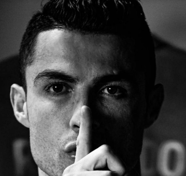 英超-卡拉菲奥里推射制胜 阿森纳1-0狼队（英超：卡拉菲奥里制胜球助阿森纳1-0击败狼队）