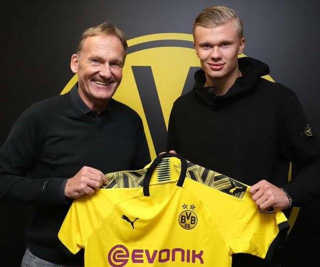 德甲战报：昂达夫戴帽+绝平，多特蒙德3-3斯图加特（德甲快讯：昂达夫上演帽子戏法压哨扳平，多特蒙德3-3战平斯图加特）