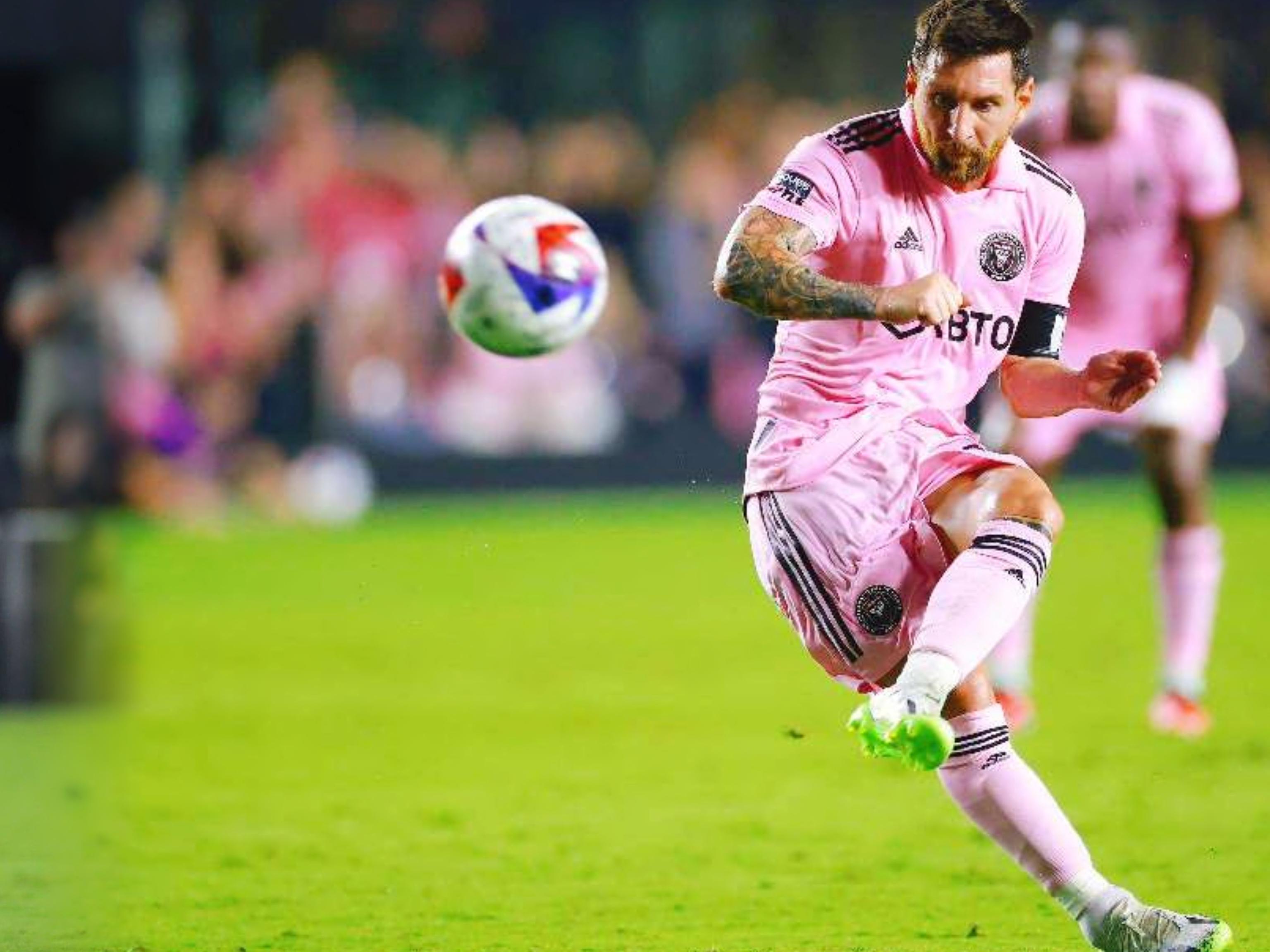 欧联2-3大冷门，西甲劲旅遭保甲球队掀翻，24岁斯塔尼奇三响炮（欧联爆出2-3大冷！西甲劲旅被保甲球队掀翻，24岁斯塔尼奇上演帽子戏法）