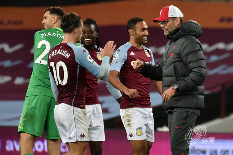 特里：帕尔默是世界上最好的10号位，他是防守球员的噩梦（特里称帕尔默为当今最佳10号，后卫的噩梦）