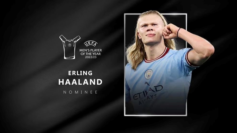 受伤的彭啸进入战上海U20的替补席，此前球员遭遇韧带损伤